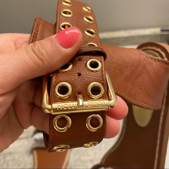 LOUIS VUITTON PASSENGER FLAT SANDAL - Picture 5 of 6